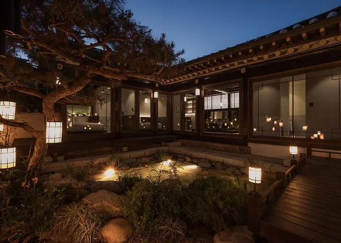Bukchon Premium Hanok Cheongsudang